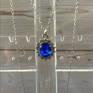 Elegant Blue Pendant Necklace